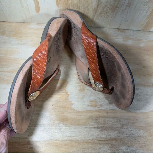Vionic Brown Flip Flop Sandals Women’s Size 7.5 - Picture 3 of 7